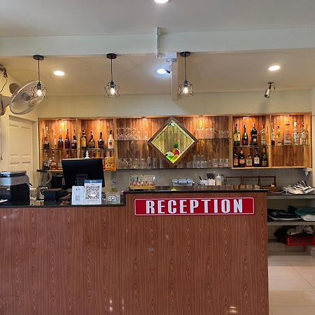 Auberge de jeunesse Malee House&Restaurant à Pattaya Extérieur photo