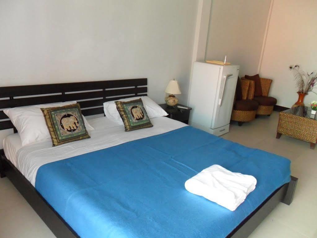 Auberge de jeunesse Malee House&Restaurant à Pattaya Extérieur photo