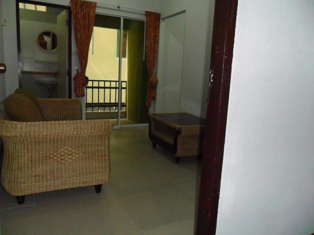 Auberge de jeunesse Malee House&Restaurant à Pattaya Extérieur photo